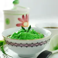 Ilustrasi bubur sumsum hijau./Copyright shutterstock.com/g/p3nnylan3