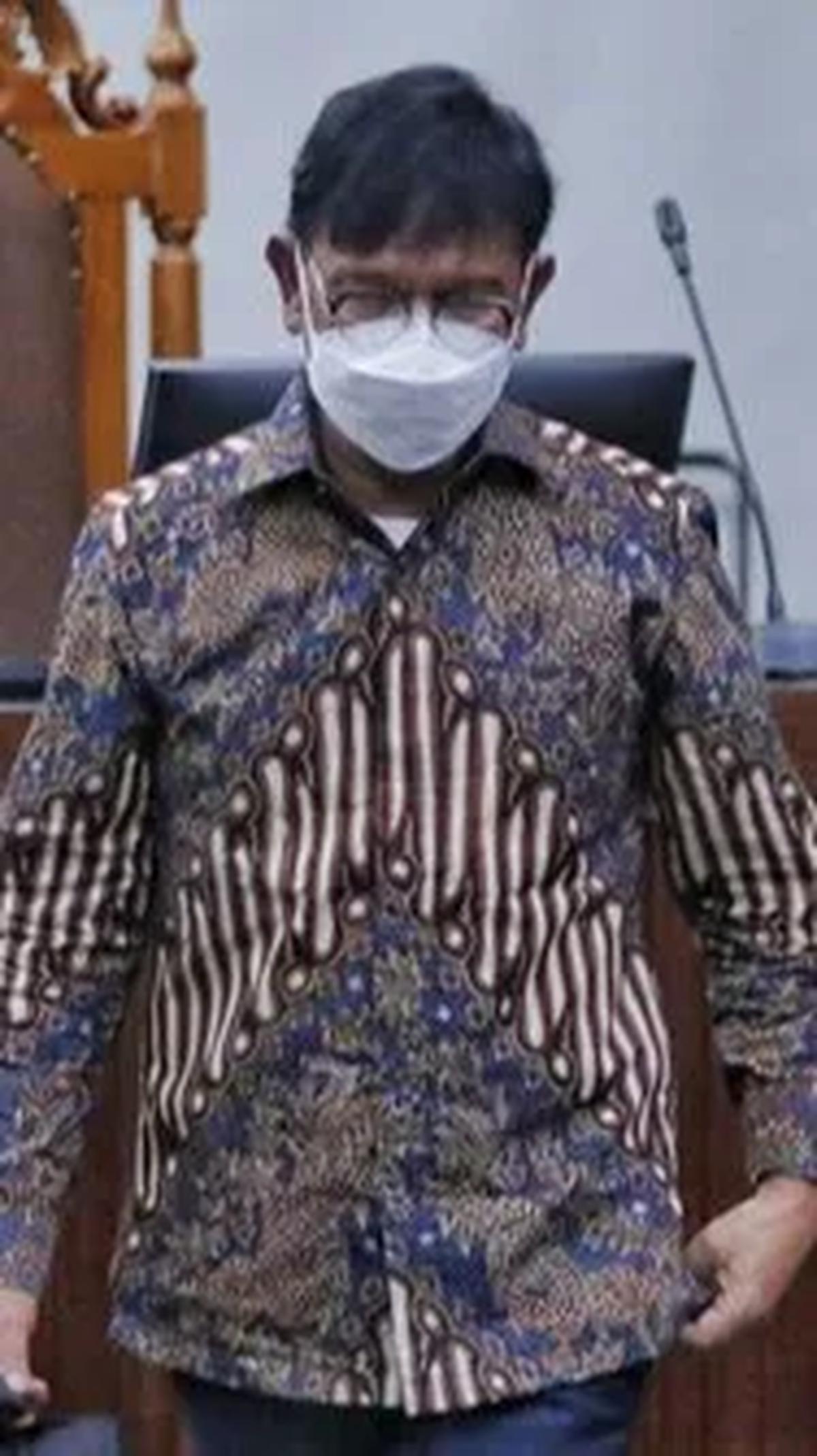 "Presiden tentu yang punya instruksi untuk pembangunan kepentingan bangsa ya. BTS seluruh Indonesia, saya kira itu memang menjadi kebutuhan masyarakat," imbuh dia.