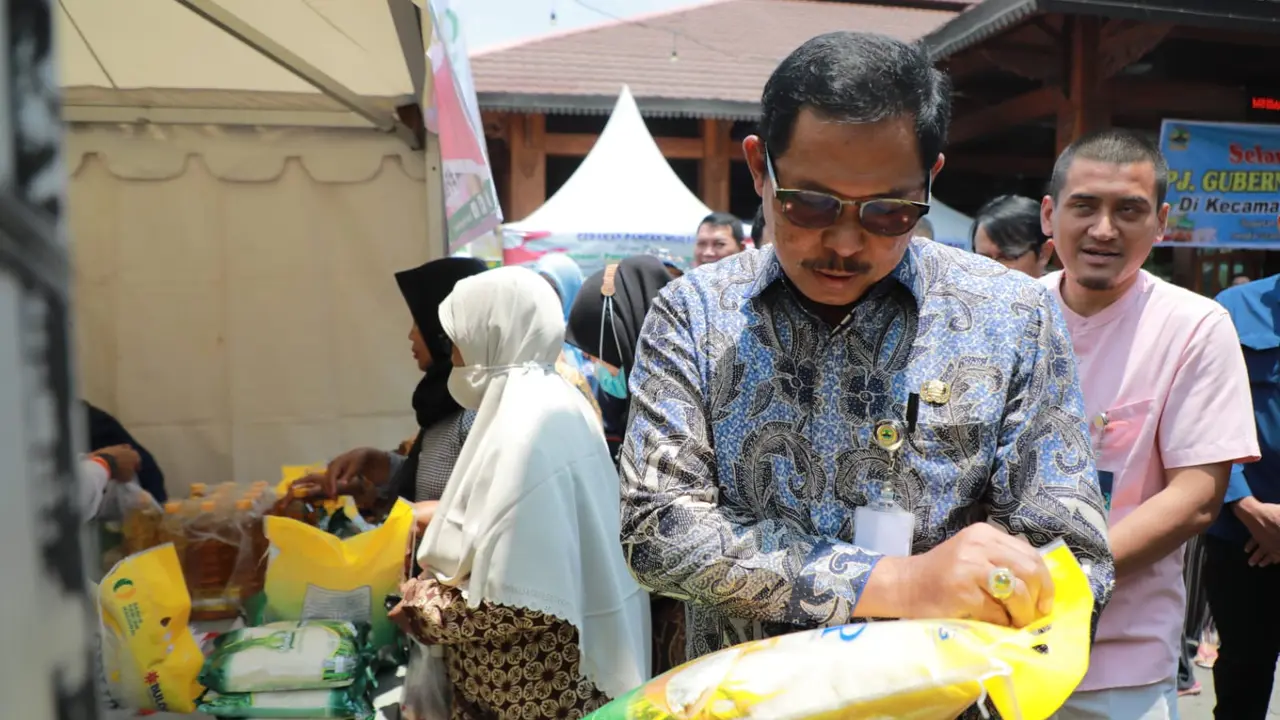 Pangan Murah Pasar Kliwon Diserbu Warga, Nana Sudjana: 3 Ton Beras Ludes Sekejap