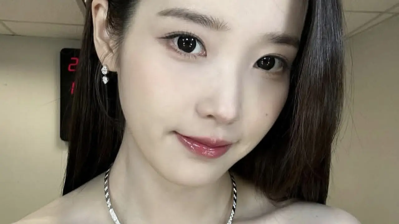 IU. (Instagram/ dlwlrma)