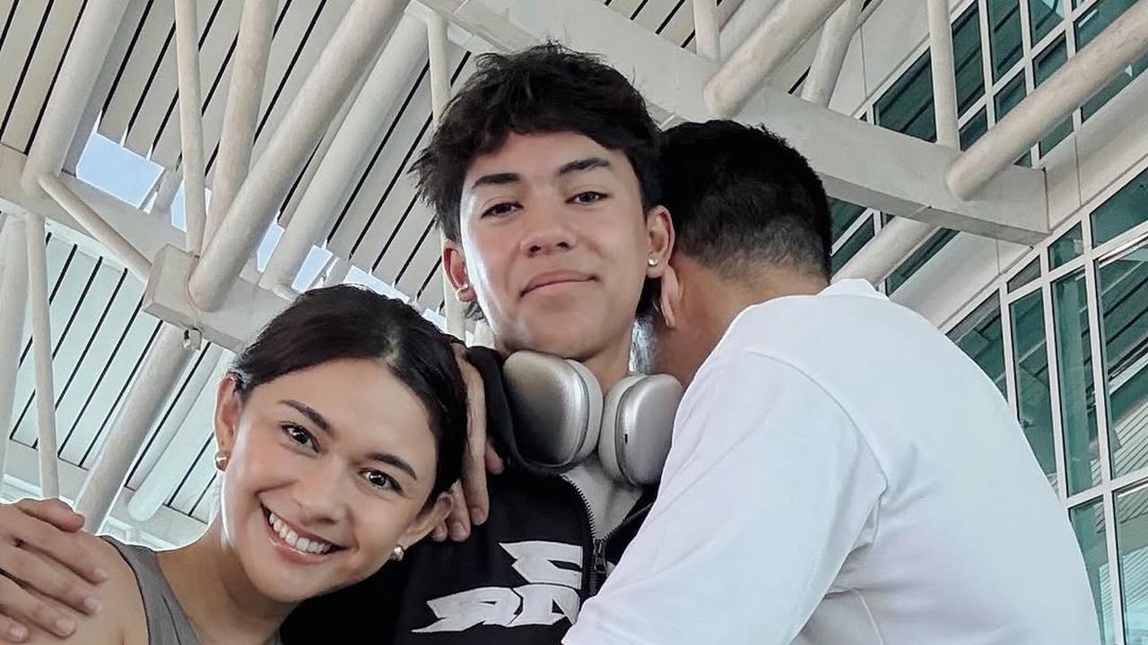 Potret Nana Mirdad dan Andre White Antar sang Anak Jason Deandra Berangkat Kuliah ke Aussie
