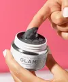 GLAMGLOW Supermud Clearing Treatment memiliki kombinasi asam glikolat, asam salisilat, dan asam laktat yang terbaik untuk perawatan kulit kombinasi. Tidak hanya membersihkan pori-pori, tapi juga mengatur produksi minyak dan menenangkan kulit sensitif. Foto: Instagram.
