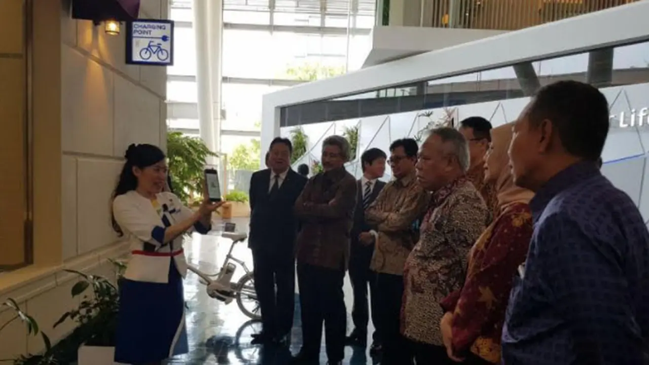 Menteri Basuki Kunjungi Panasonic Technology Center