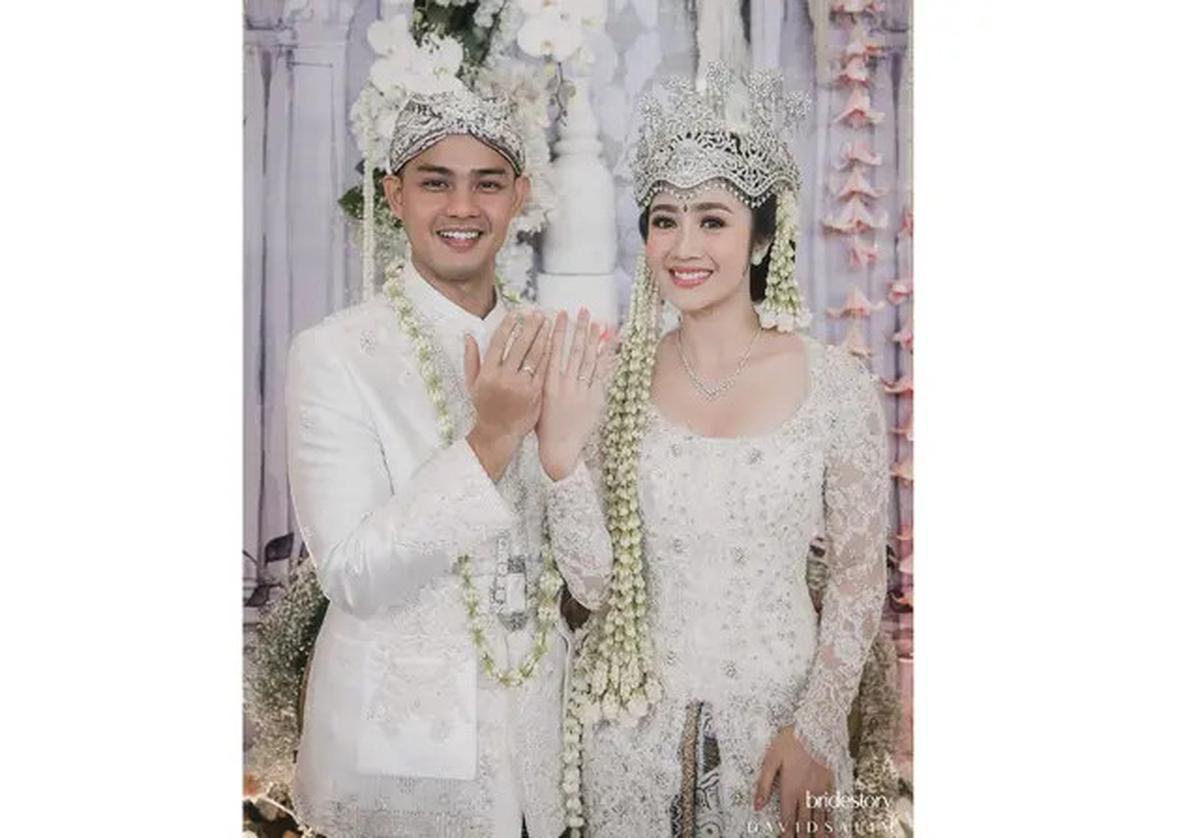 Resmi Menikah, Ini 5 Potret Febby Rastanty Kenakan Singer Sunda Saat Akad