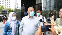 Gubernur Gorontalo Rusli Habibie bersama istri tiba-tiba mendatangi kantor Komisi Pemberantasan Korupsi (KPK)