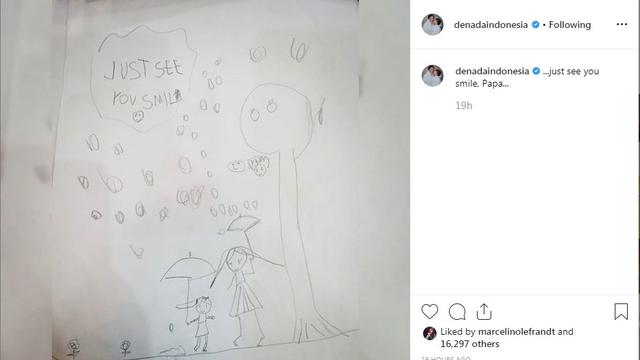 Denada perlihatkan gambar Shakira untuk Jerry Aurum (Foto: Instagram/@denadaindonesia)