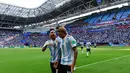 Angel Di Maria dan Lionel Messi sama-sama telah bermain untuk timnas Argentina sejak Piala Dunia 2010. Penampilan terbaik keduanya terlihat pada Piala Dunia 2014 ketika berhasil membawa La Albiceleste ke partai final namun harus kalah dari Jerman. (AFP/Luis Acosta)
