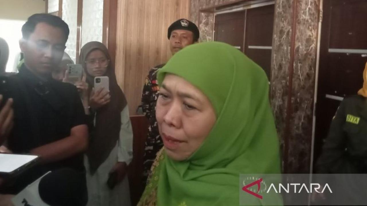 Khofifah Ajak Muslimat NU Kuatkan Tradisi Kegotongroyongan dan Kemandirian Organisasi