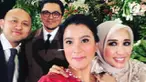Kebahagiaan bukan hanya dirasakan Laudya Cynthia Bella di resepsi keduanya. Mantan kekasih Bella juga terlihat bahagia di resepsi tersebut.