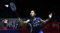 Tunggal putri Indonesia, Putri Kusuma Wardani, saat melawan wakil Jepang, Natsuki Nidaira, pada babak 16 besar Indonesia Masters 2024 di Istora Senayan Jakarta, Indonesia, Kamis (25/1/2024). Putri kalah dua gim langsung dengan skor 20-22 dan 16-21. (Bola.com/