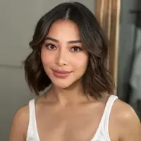 Gaya fresh Nikita Willy dengan rambut pendek model bob.  [@hairbyranggayusuf]