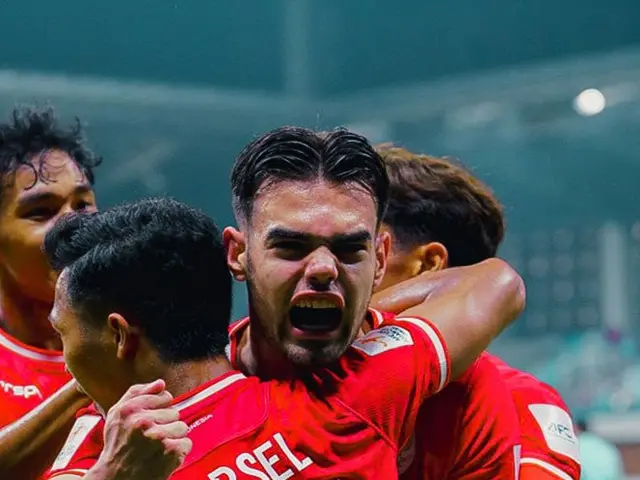 Skuad Timnas Indonesia U-20 merayakan gol Jens Raven ke gawang Timnas Uzbekistan U-20, Minggu (16/02/2025). (c) Dok. PSSI X