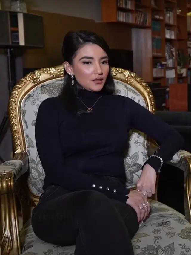 Tsania Marwa dalam video konten Maia Estianty. (Foto: YouTube Maia AlElDul TV)
