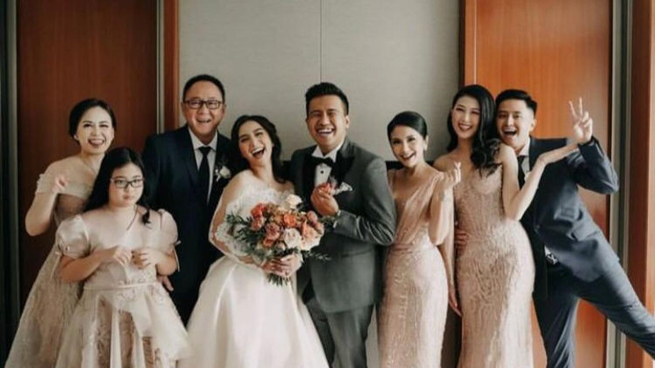 Jadi Mertua Joshua Suherman