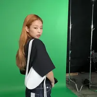 Jennie&nbsp;mengenakan Calvin Klein/Instagram @jennierubyjane&nbsp;