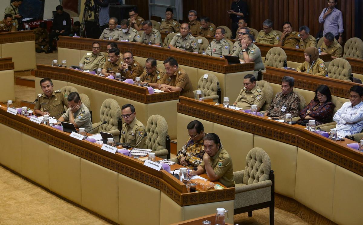 Komisi II DPR gelar rapat dengar pendapat (RDP) dengan PJ Gubernur terkait Pilkada 2024