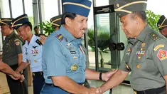 Inilah beberapa nama Perwira Tinggi TNI yang baru saja mendapatkan kenaikan pangkat. Diantaranya, Mayjen TNI Sunindyo (Aspers Kasad) dan Mayjen TNI O. Sudjatmiko. (Pengirim: Badarudin Bakri Badar).