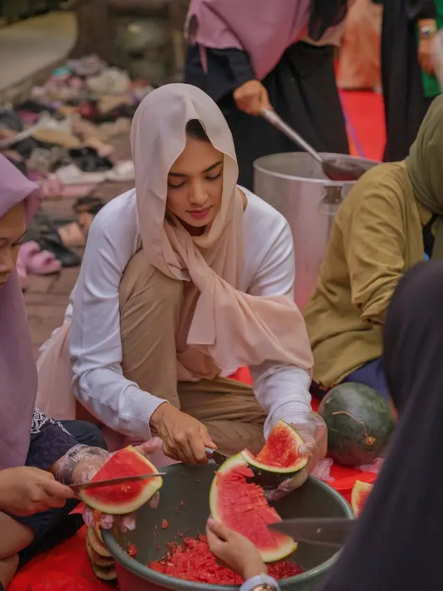 Aurelie Moeremans Kunjungi Pesantren
