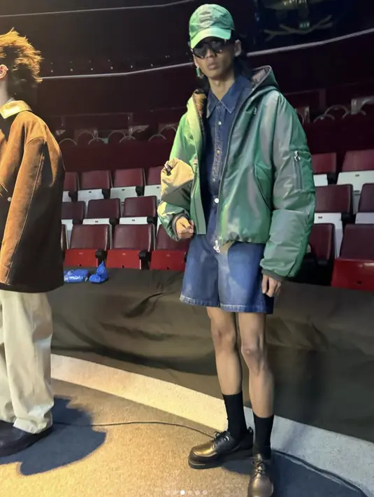 Mempresentasikan koleksi Solid, Raihan juga berhasil tampilkan gaya yang eklektik.  [Foto: Instagram/ raihanfahrizal_]