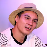 Bagi Baim Wong, tanggal 21 April merupakan tanggal paling istimewa. Selain peringatan Hari Kartini, tanggal itu sebagai hari lahir ibu tercintanya. (Andy Masela/Bintang.com)