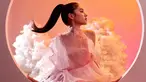 Perempuan yang dikabarkan berpacaran dengan Junior Roberts ini sering terlibat dalam pemotretan bersama beberapa fotografer. Kali ini, Sandrinna menjalani pemotretan bersama fotografer ternama, Karina Yasmine.(Liputan6.com/IG/@karinayasmine)