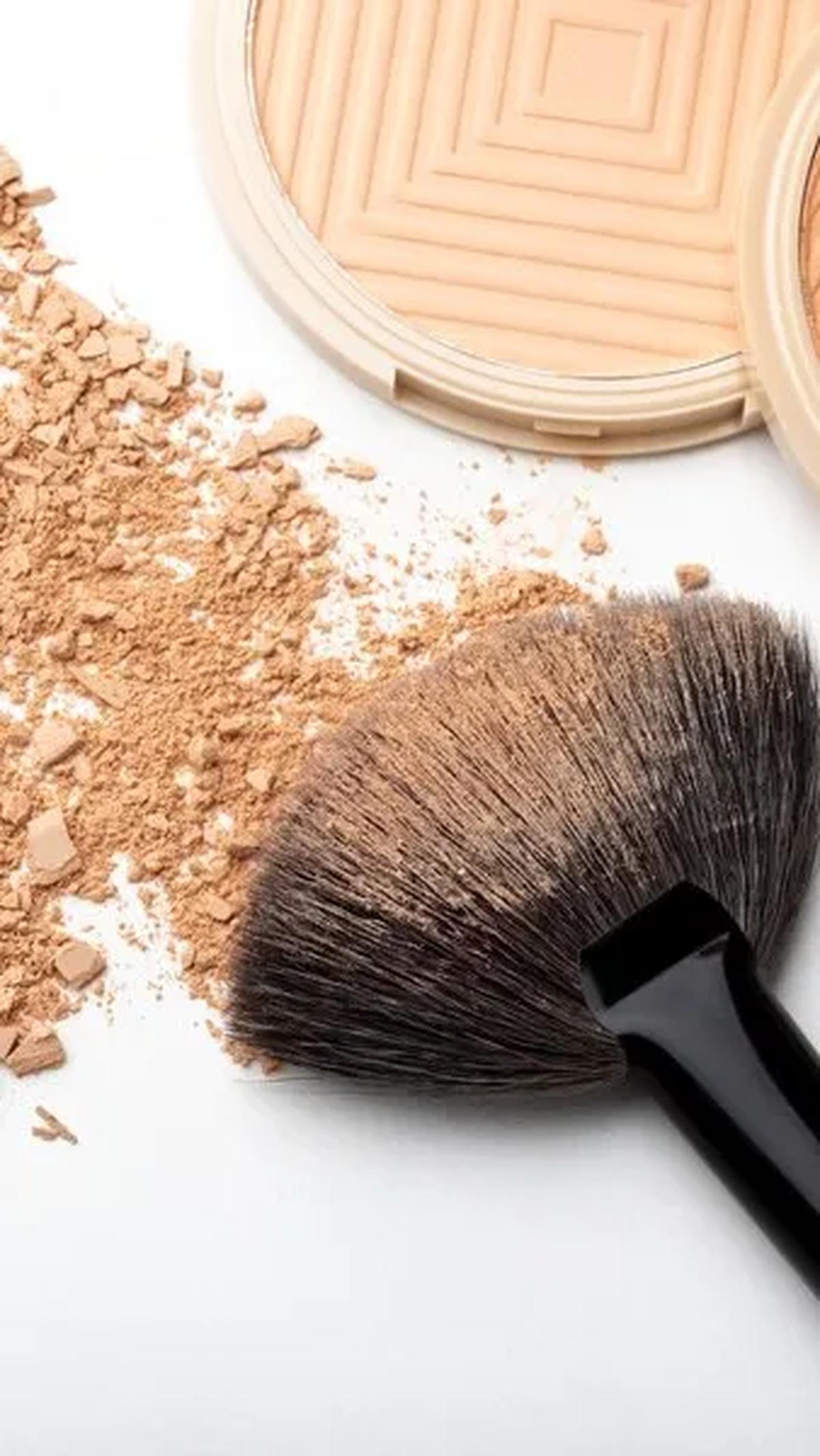 Dengan berbagai macam jenis bedak yang tersedia, pemahaman tentang fungsinya menjadi kunci untuk meraih hasil makeup yang maksimal.&nbsp;
