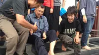 Usai Foto Bareng Warga, JK Lupa Pakai Sepatu Sebelah