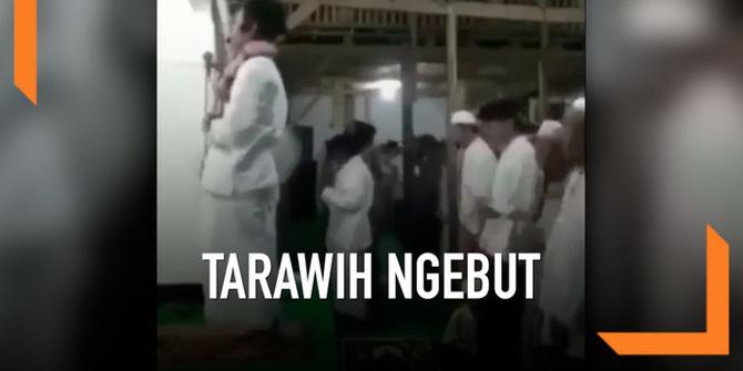 VIDEO: Cuma di Indonesia, Salat Tarawih Ngebut Banget