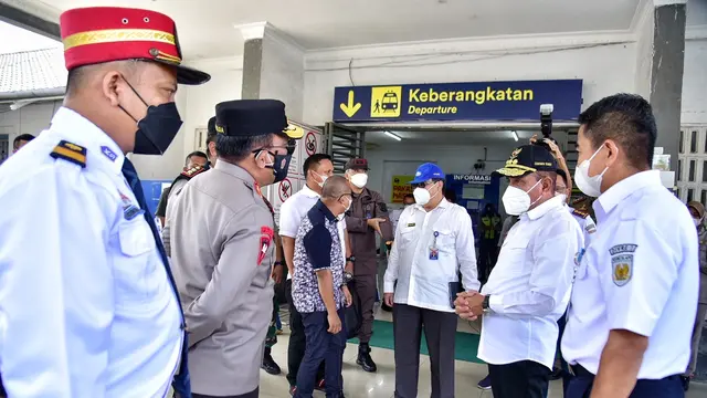 Tinjau Kesiapan Layanan Mudik Lebaran