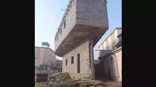 6 Potret Pembangunan Rumah Tak Selesai Ini Penampakannya Bikin Geregetan