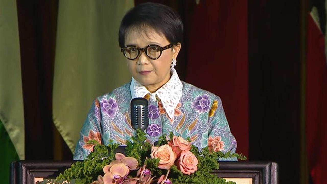 Menteri Luar Negeri RI Retno Marsudi saat Pernyataan Pers Menteri Luar Negeri (PPTM) di Gedung Merdeka, Bandung, Senin (8/1/2024).