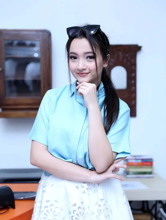 Di usianya yang masih muda, bintang sinetron Putri Titipan Tuhan itu juga berharap bisa terus mengembangkan kariernya. Berharap bisa menembus industri film hollywood. (Nurwahyunan/Bintang.com)