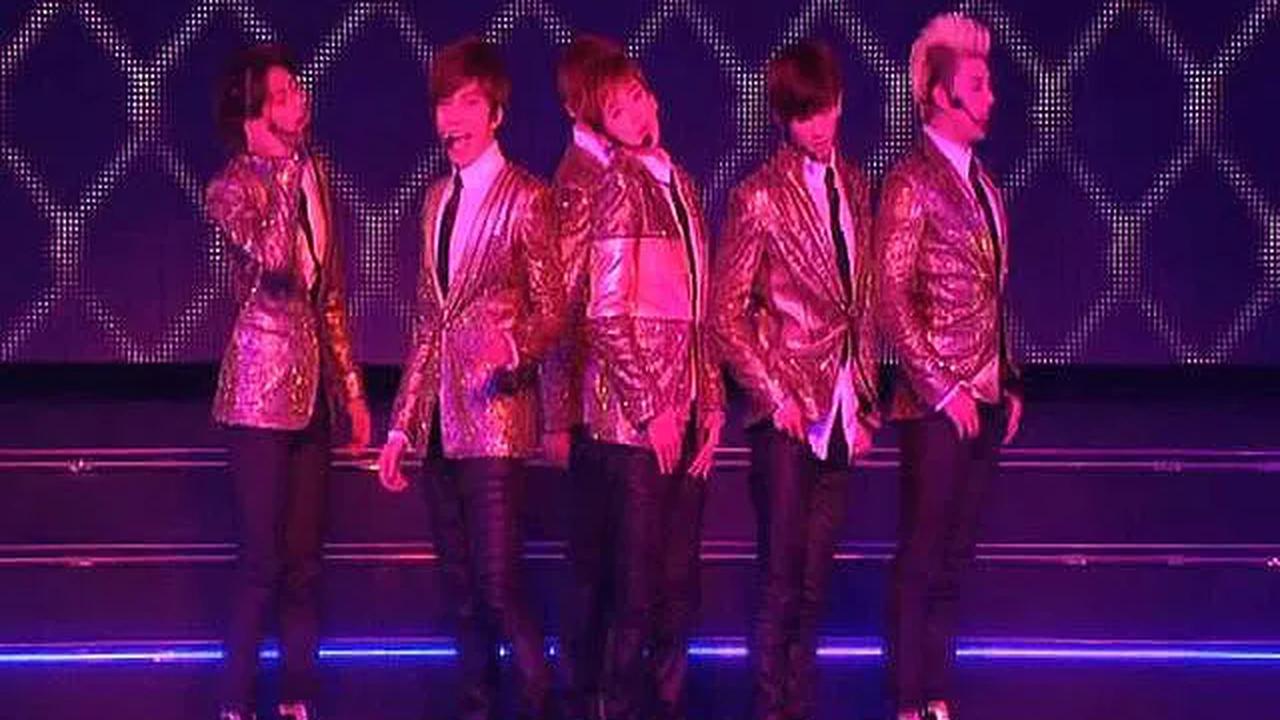 U-KISS ketika tampil di Budokan, Jepang Â©vimeo.com