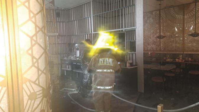 Mall Aeon Tanjung Barat Dikosongkan Sementara Usai Terbakar