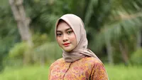 10 Model Atasan Batik Wanita Hijab Sederhana untuk Acara Outdoor, Nyaman dan Stylish