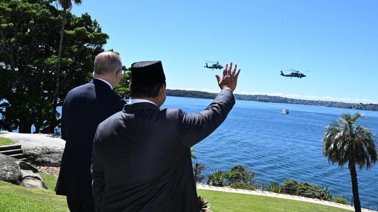 VIDEO: Momen Prabowo Senyum Gemas Dihampiri Burung Kecil, Terkejut Rumah PM Australia Pinggir Laut