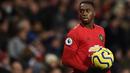 4. Aaron Wan-Bissaka - Wan-Bissaka memiliki kemampuan andal dalam tackle dan kondisi satu lawan satu. Meski belum mencetak gol pun, bek kanan asal Inggris ini tercatat menyumbangkan empat assist untuk Manchester United musim 2019/2020. (AFP/Oli Scarff)