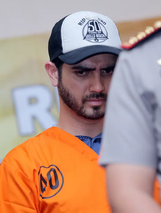 "Pengakuan awal sementara, barang ini terakhir digunakan sebulan lalu, tapi pas tes urine positif, jadi kita bisa katakan yang bersangkutan memang baru menggunakan," terangnya. (Deki Prayoga/Bintang.com)