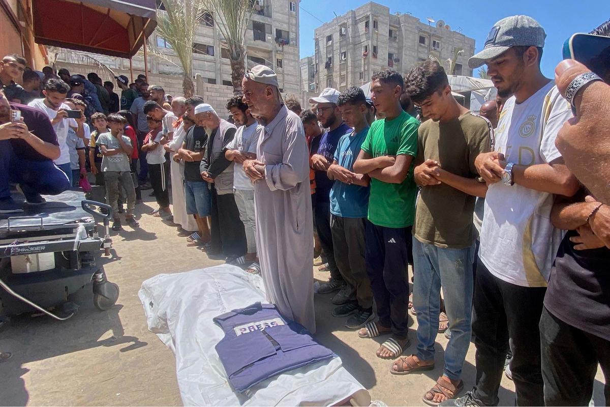 FOTO: Serangan Israel ke RS Nasser Tewaskan 5 Jurnalis, Total 245 Wartawan Gugur di Gaza