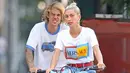 Bahkan Hailey Baldwin dan Justin Bieber sangat jarang terlihat tanpa pasangan masing-masing. (instagram/justinbiebertrackerrr)