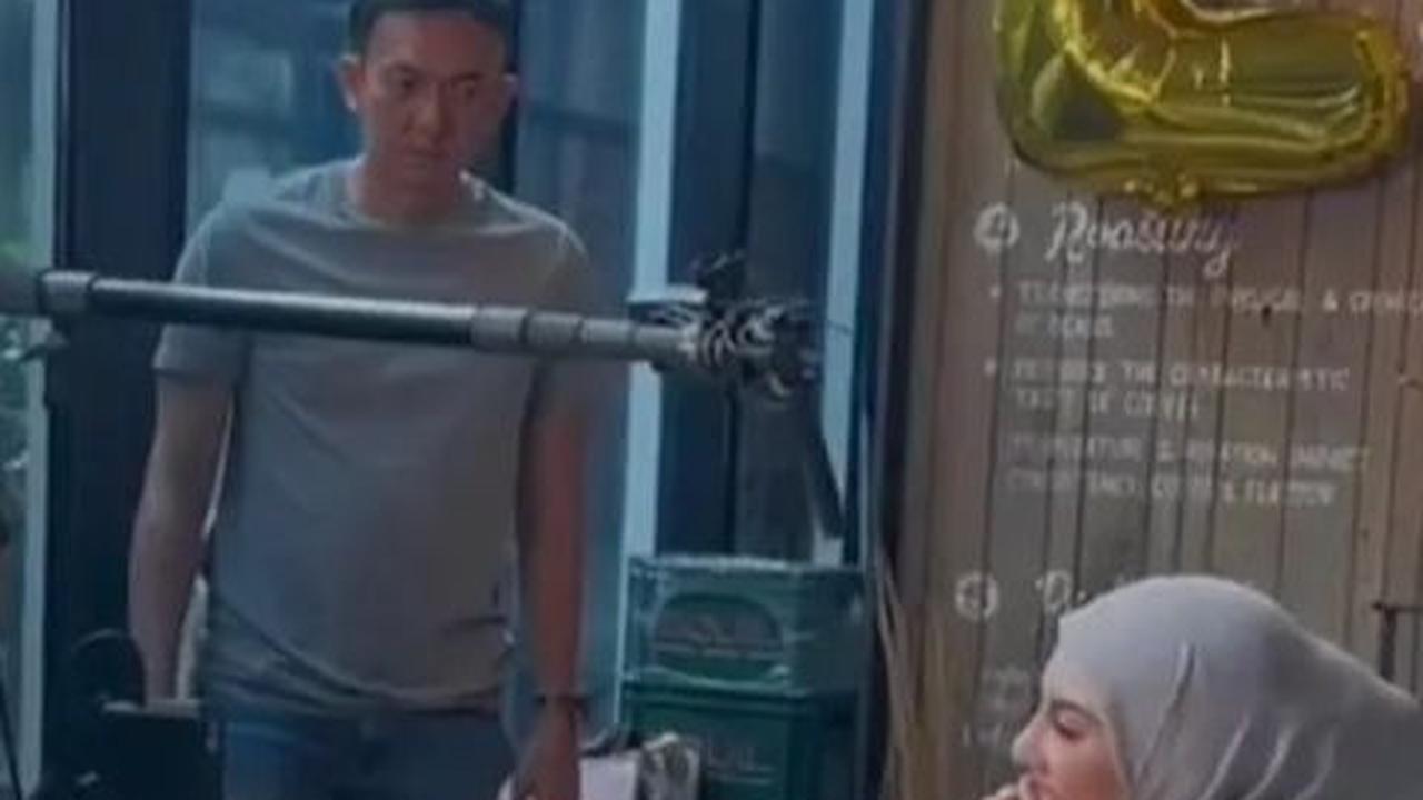Usai menggugat cerai Ammar Zoni, Irish Bella disibukkan dengan aktivitas pekerjaannya.