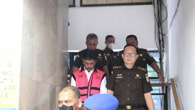 Menteri Komunikasi dan Informatika (Menkominfo), Johnny G Plate resmi ditetapkan sebagai tersangka oleh Kejaksaan Agung (Kejagung).