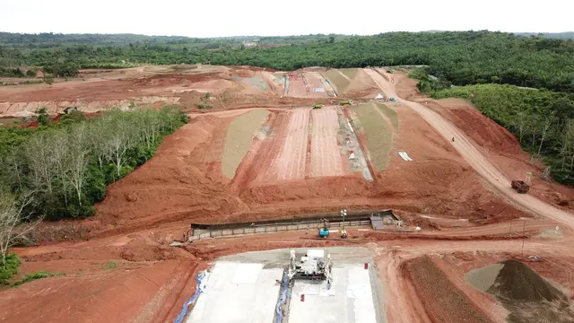 Konstruksi ruas tol Lubuk Linggau-Curup-Bengkulu seksi pertama yakni Bengkulu-Taba Penanjung