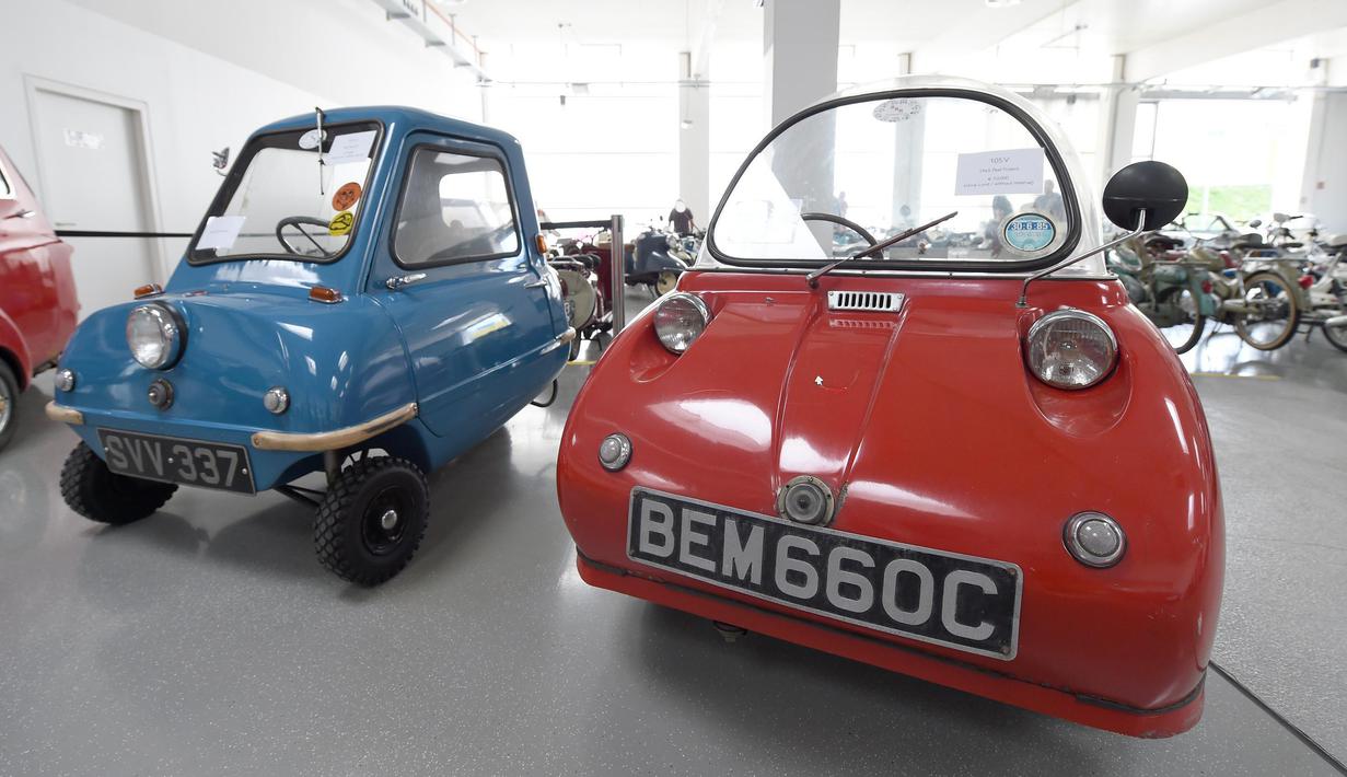  FOTO  Beragam Koleksi Mobil  Klasik  Mini Dipamerkan di 