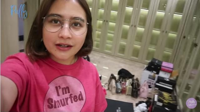 Potret lemari baru Prilly Latuconsina