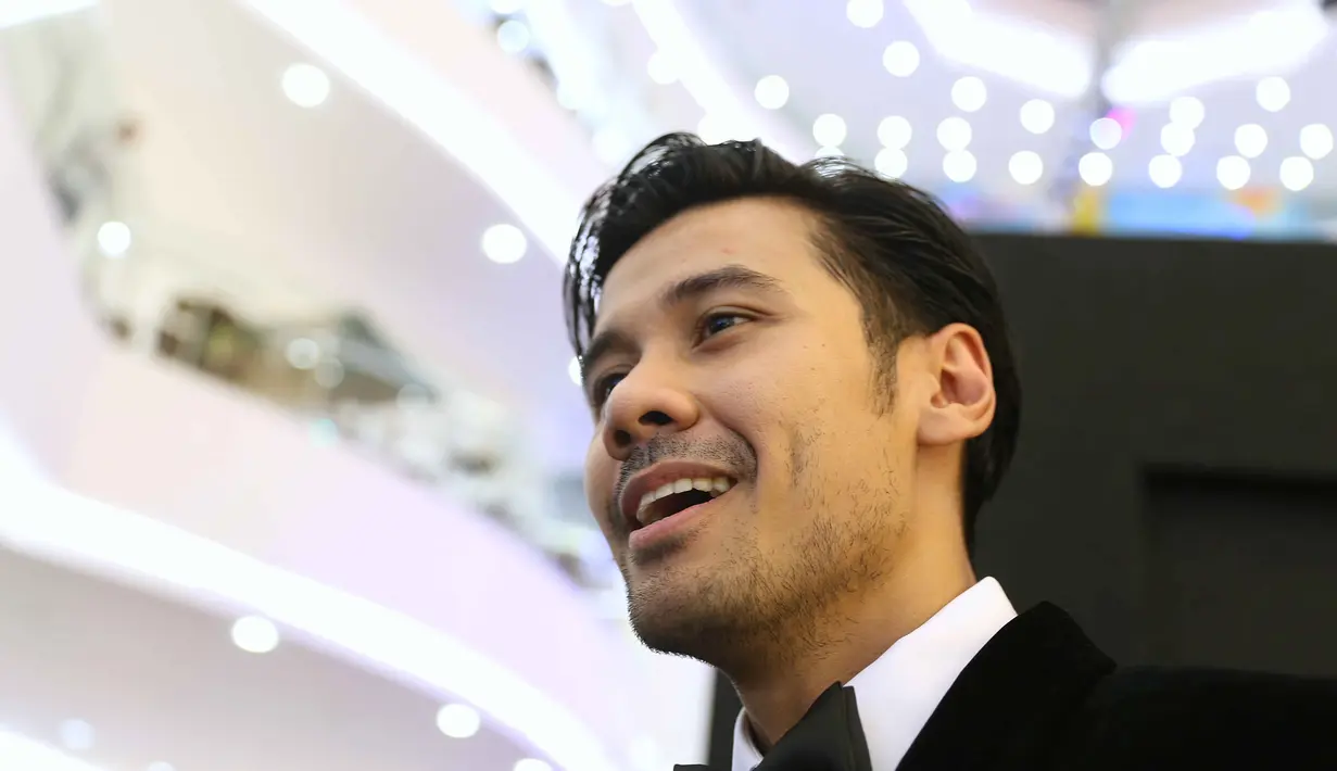 "Masih mau fokus karier dulu, film juga masih ada. Belum kepikiran ke sana (punya pacar)," kata pemeran film 'Surat Untuk Kartini' itu. (Nurwahyunan/Bintang.com)