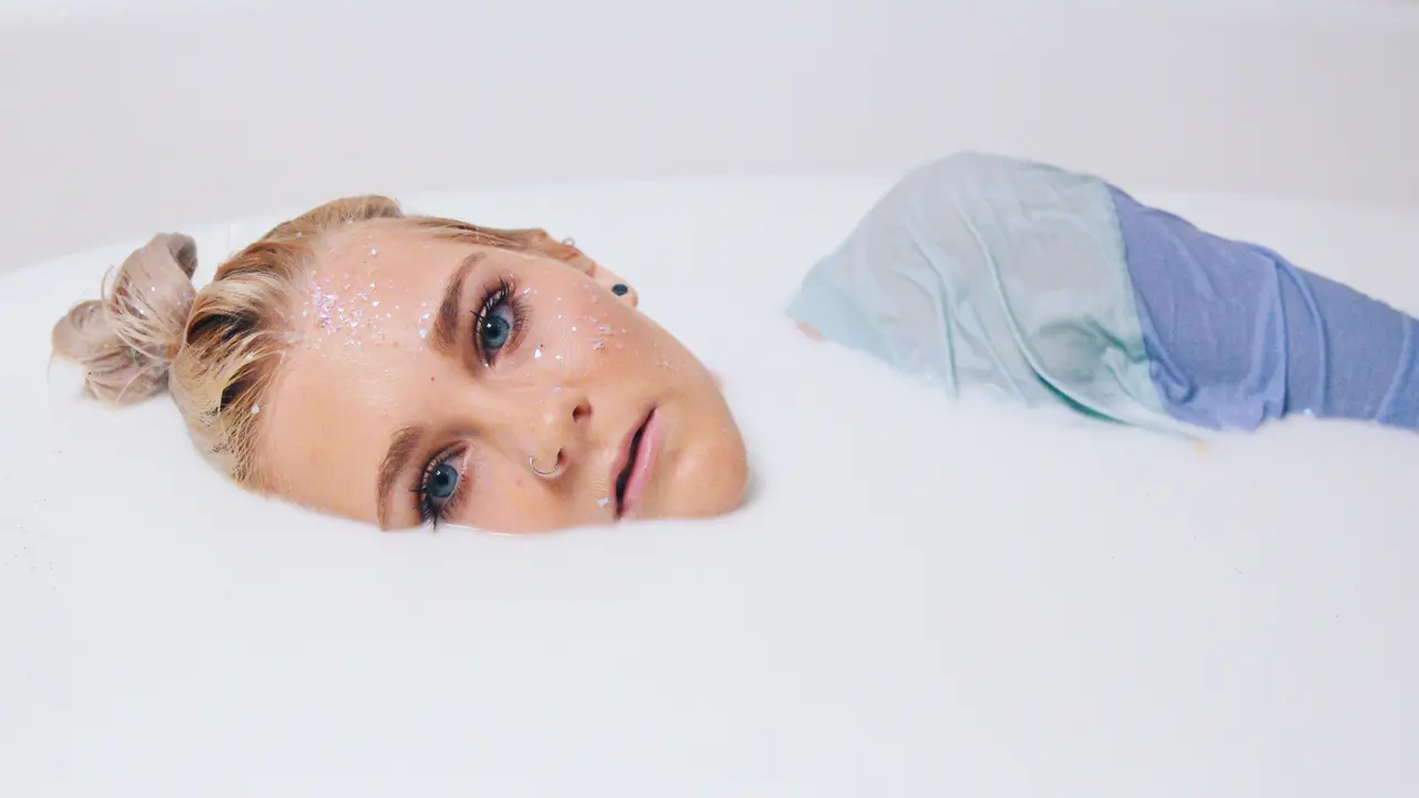 [Fimela] Bath Oil