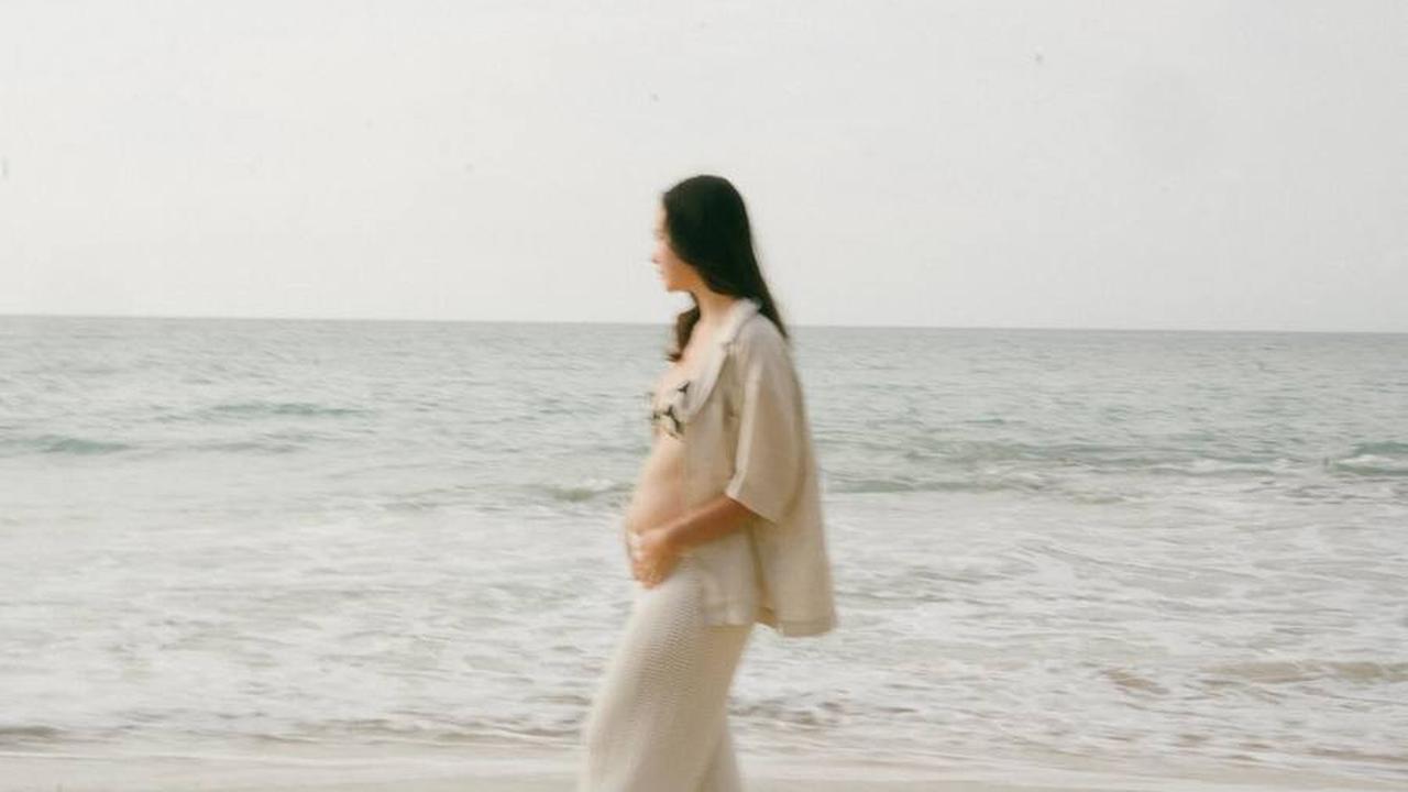 Foto Maternity Sendirian