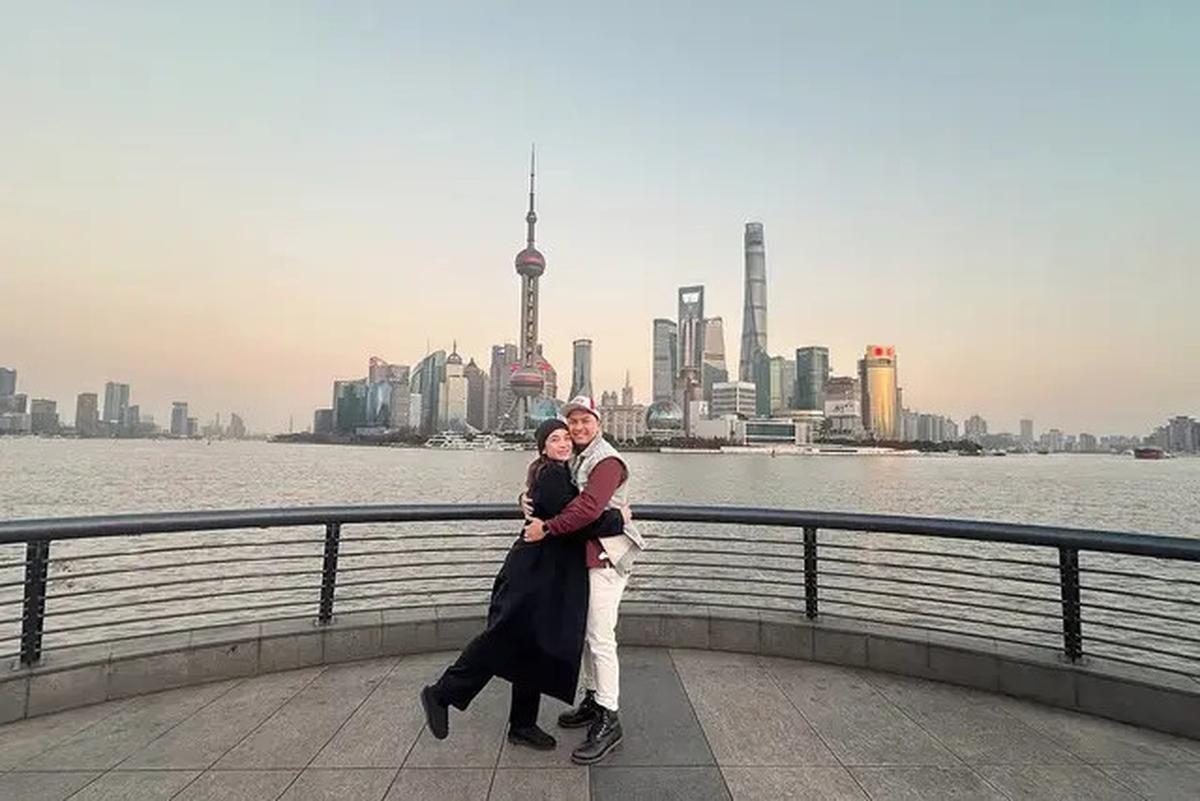 7 Potret Chelsea Olivia dan Glenn Kunjungi Spot Saat Prewedding, 10 Tahun Menikah