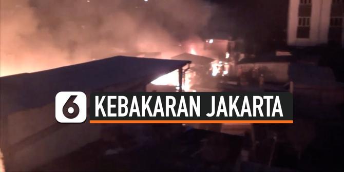 VIDEO: Kebakaran Kawasan Padat Penduduk, Warga Histeris